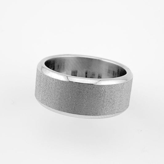 AC004