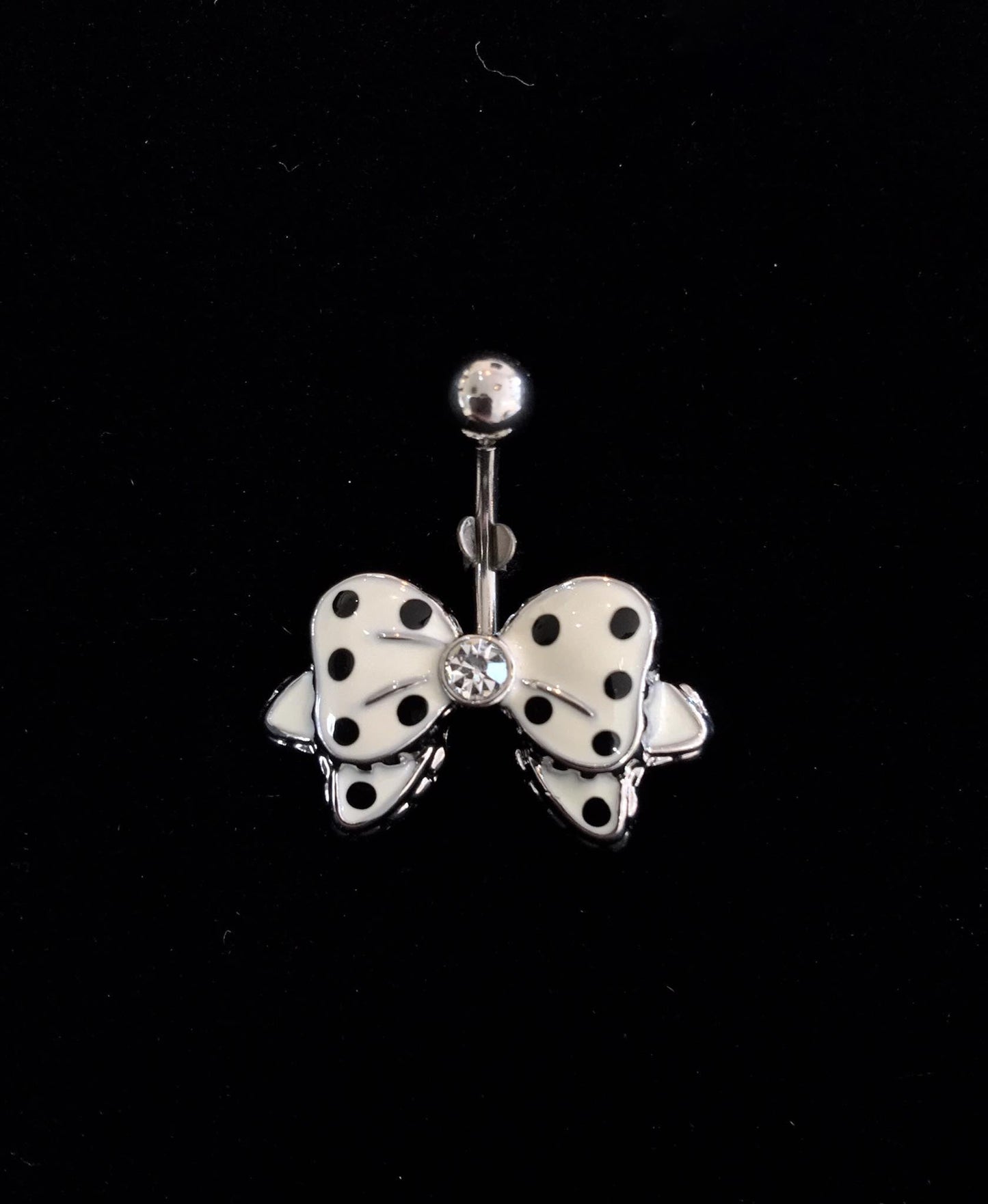 Enamelled surgical steel piercing